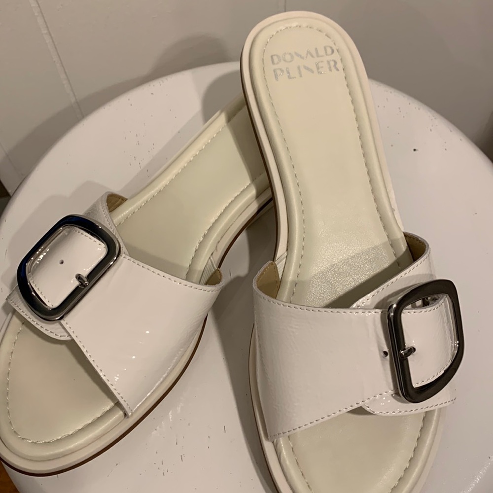 Donald Pliner White Pantent Leather Slides Silver Buckle Size 7 1/2